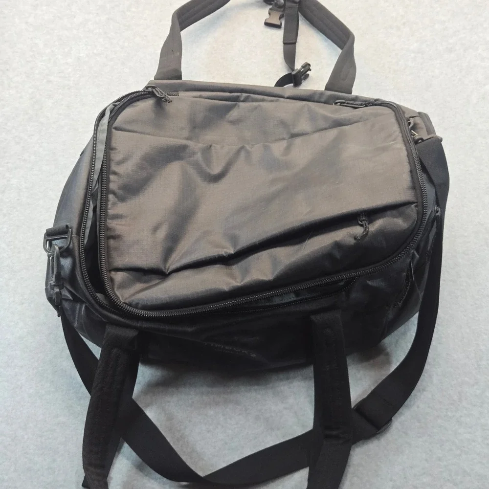 Timbuk2 Quest Duffle Bag Black Ripstop Backpack Straps 2523-2 Travel Gym Bag